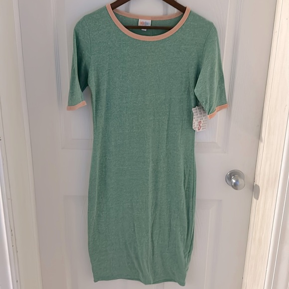Lularoe Julia sz S - Picture 1 of 3